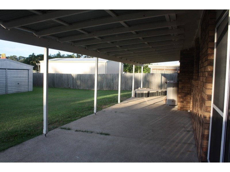 109 Hammond Street, Urangan QLD 4655