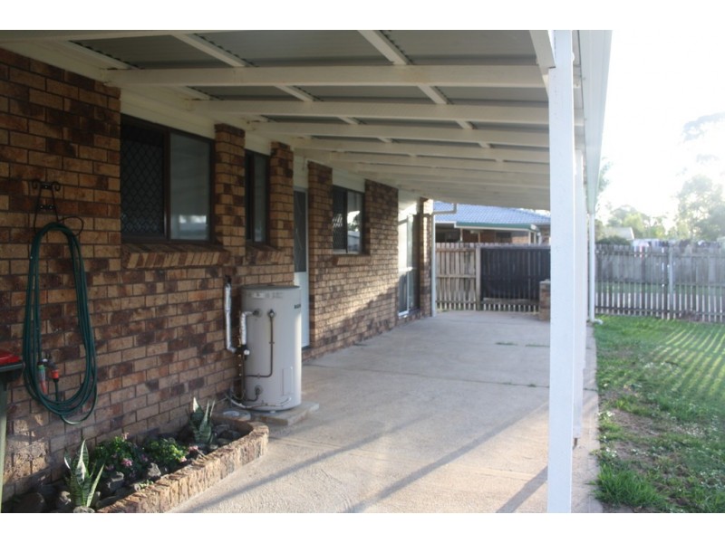 109 Hammond Street, Urangan QLD 4655