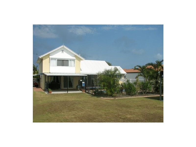 7 Oriole Court, Eli Waters QLD 4655