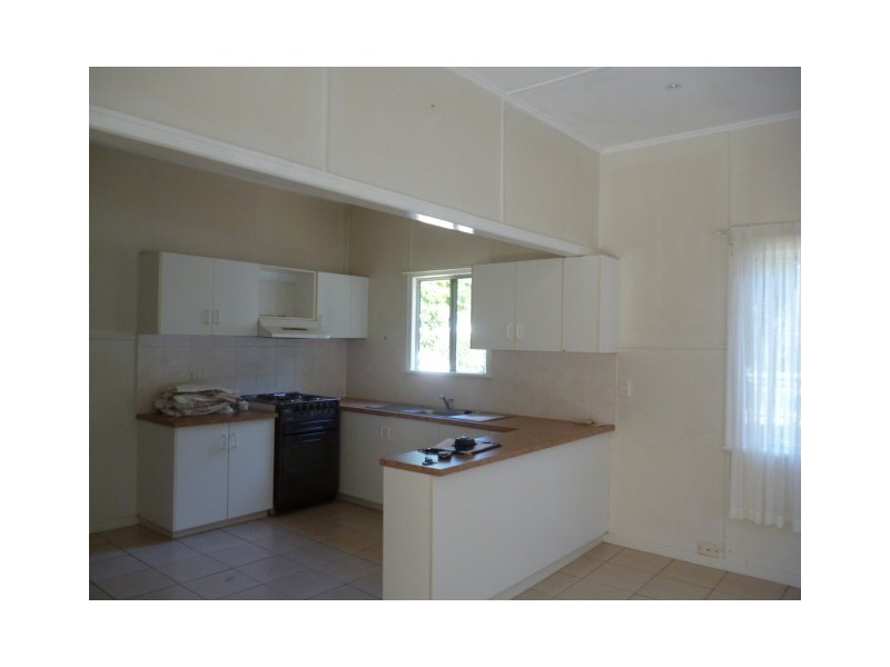 16 Elizabeth Street, Urangan QLD 4655
