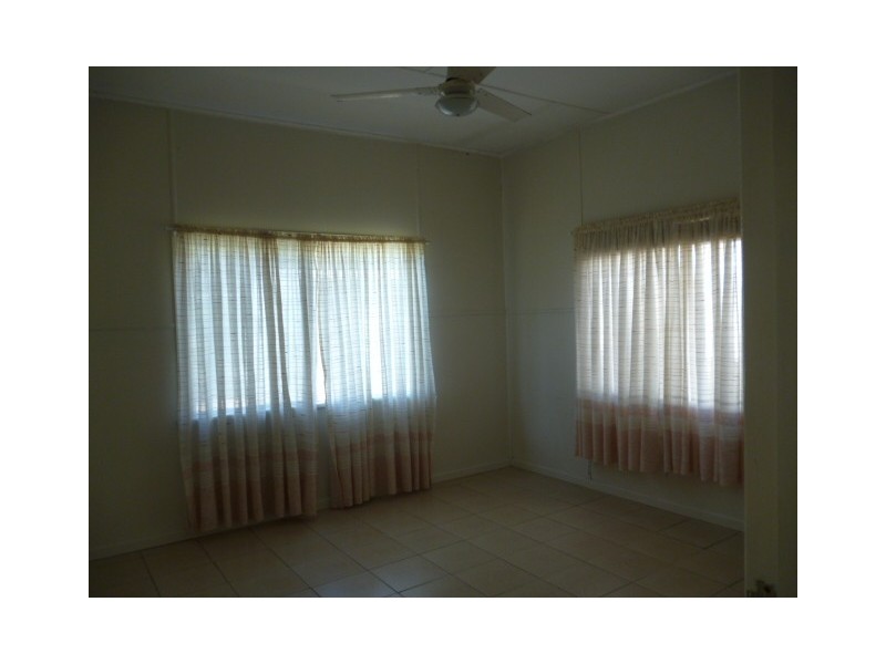 16 Elizabeth Street, Urangan QLD 4655