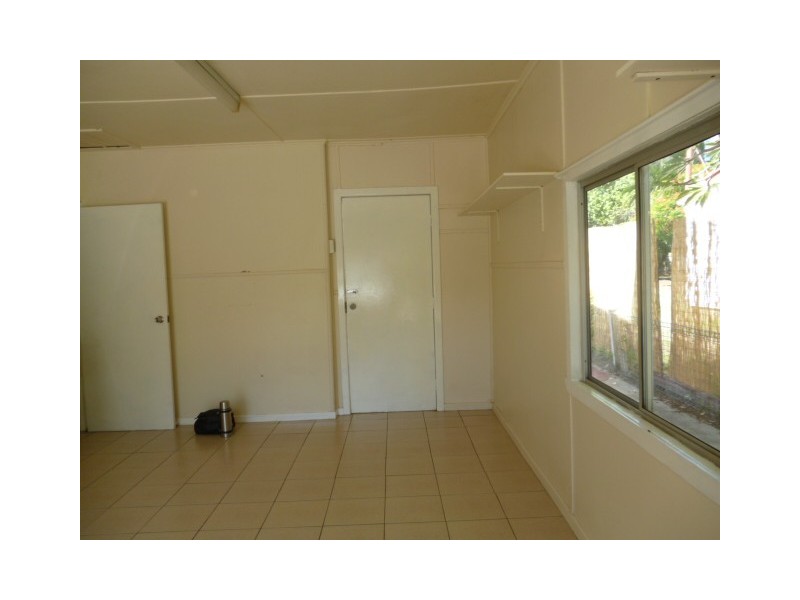 16 Elizabeth Street, Urangan QLD 4655