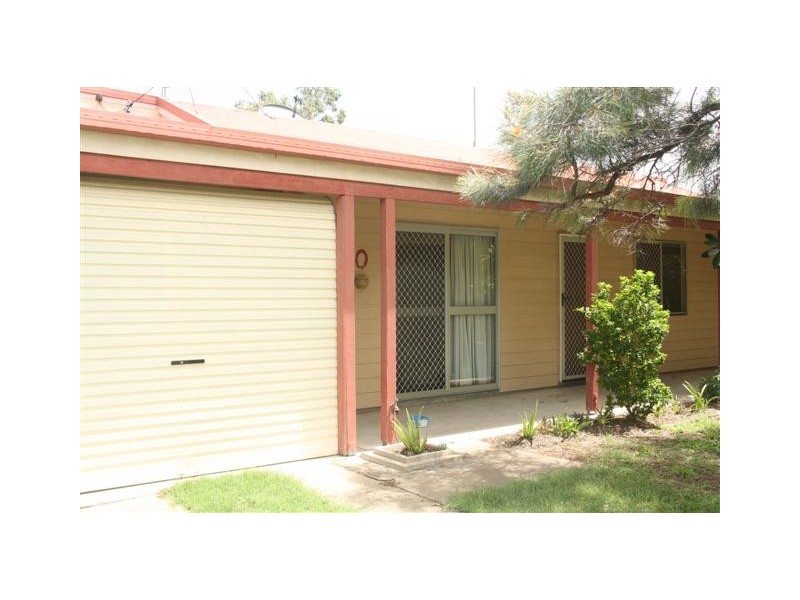 10 Owen Crescent, Urangan QLD 4655