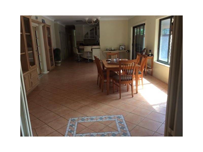 17 Wellington Crescent, Wondunna QLD 4655