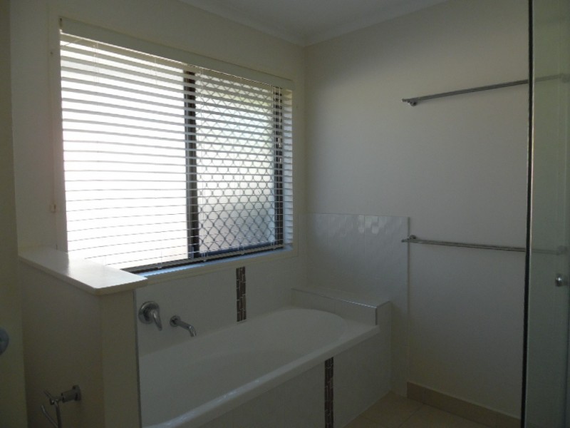 19 Eurong Avenue, Pialba QLD 4655