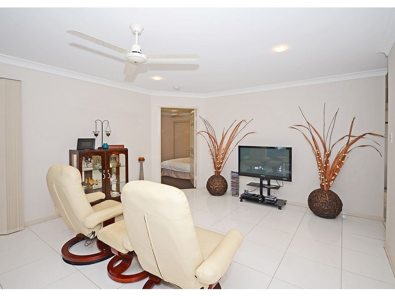 42 Crawford Drive, Dundowran QLD 4655