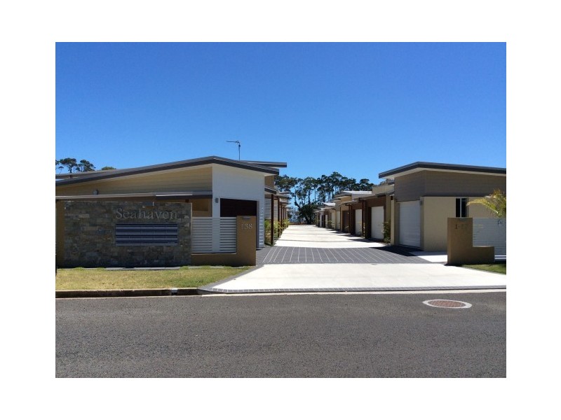 V17/138 Cypress Street, Urangan QLD 4655