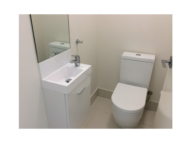 V17/138 Cypress Street, Urangan QLD 4655