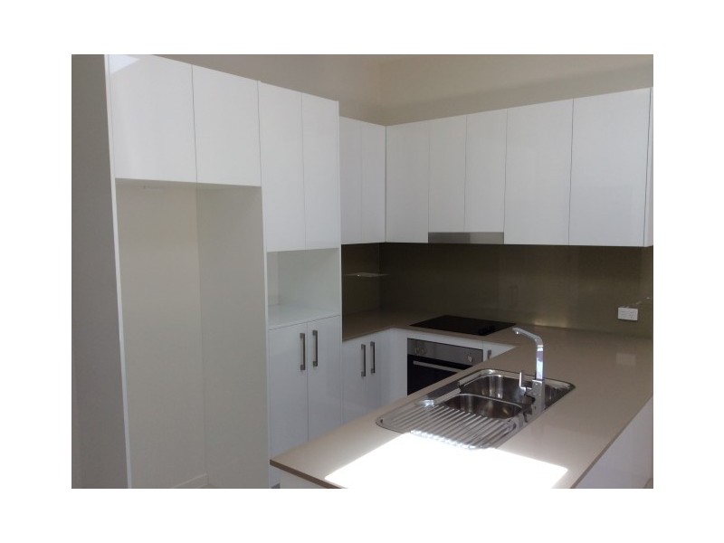 V17/138 Cypress Street, Urangan QLD 4655