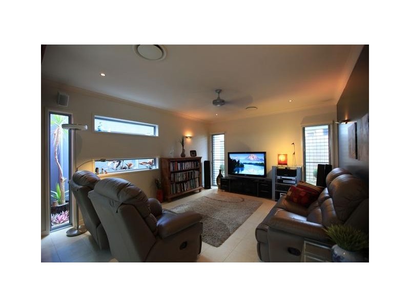 14 Marcocci Street, Urraween QLD 4655