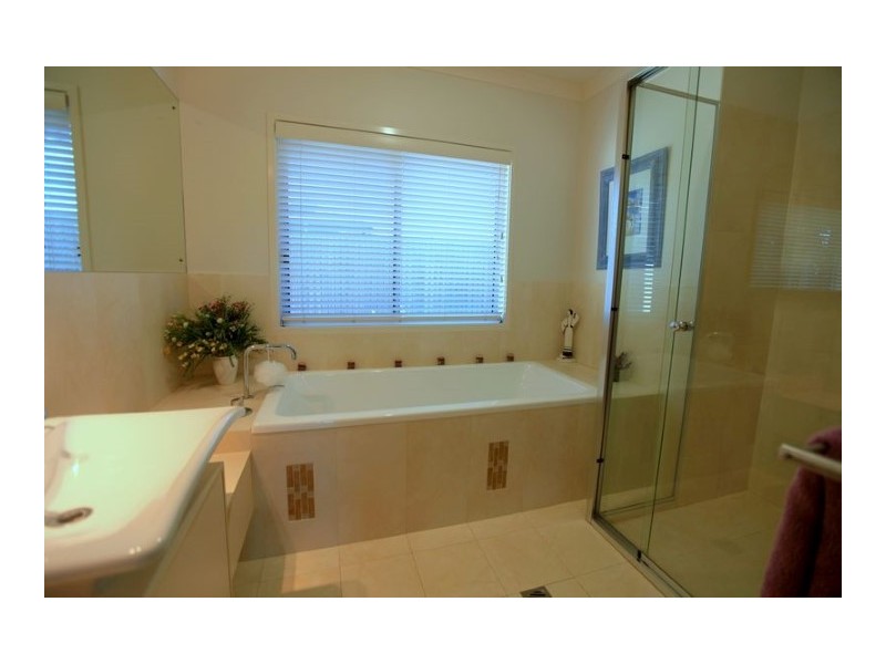 14 Marcocci Street, Urraween QLD 4655