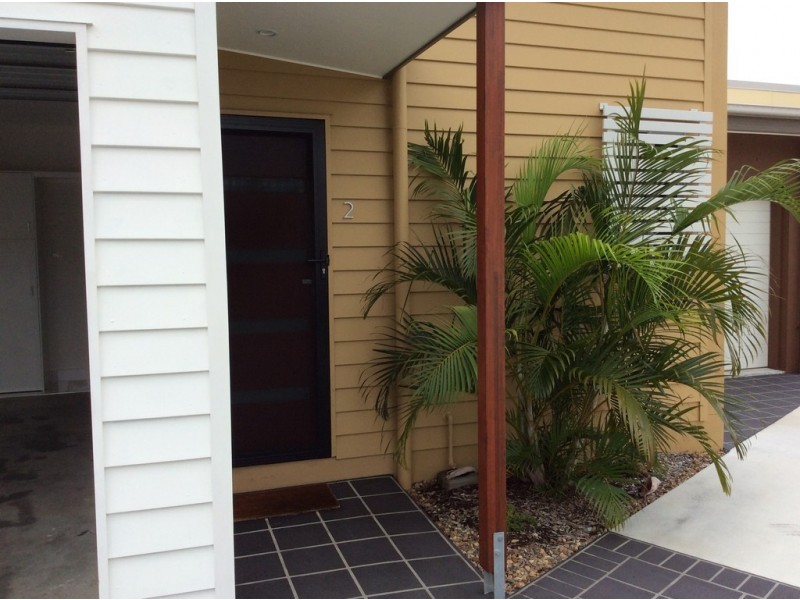 V2/138 Cypress Street, Urangan QLD 4655