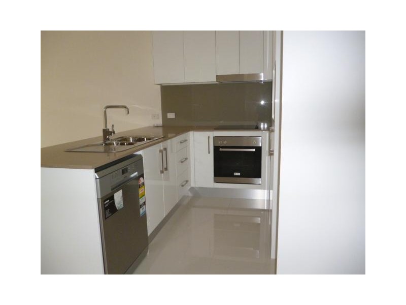 V2/138 Cypress Street, Urangan QLD 4655