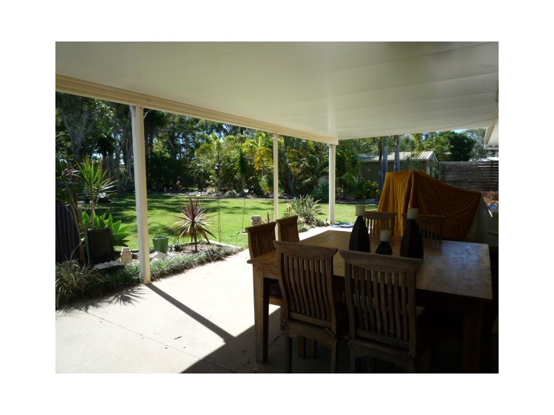 8 Verden Drive, Urangan QLD 4655