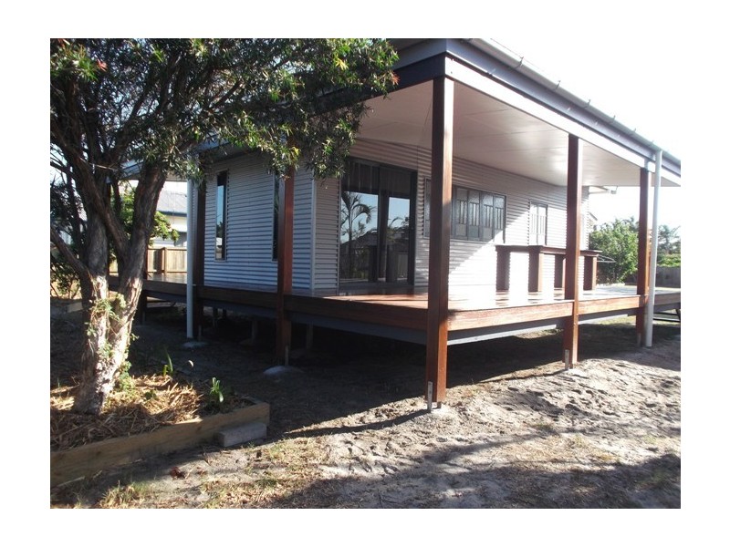 49 King Street, Urangan QLD 4655