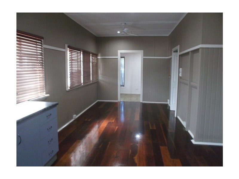 49 King Street, Urangan QLD 4655
