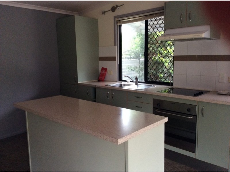 73 Honiton Street, Torquay QLD 4655
