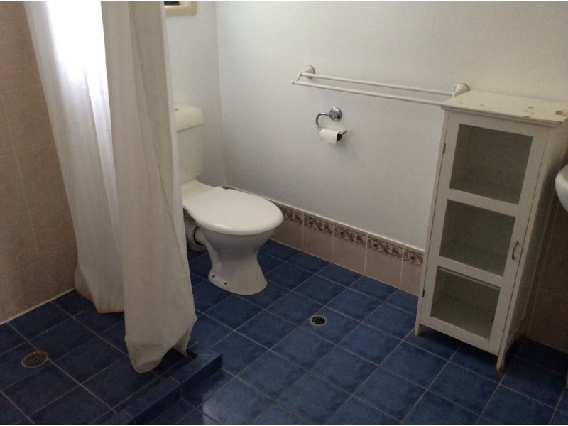 73 Honiton Street, Torquay QLD 4655