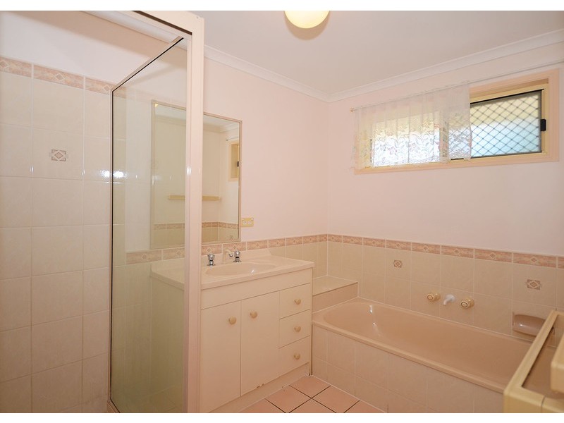 68 Hansen Street, Urangan QLD 4655