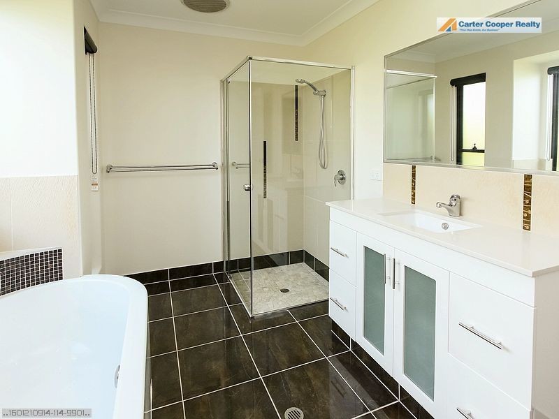 7 Bramble Court, Urraween QLD 4655