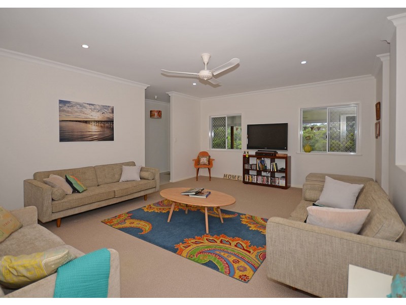 12 Daydream Court, Kawungan QLD 4655
