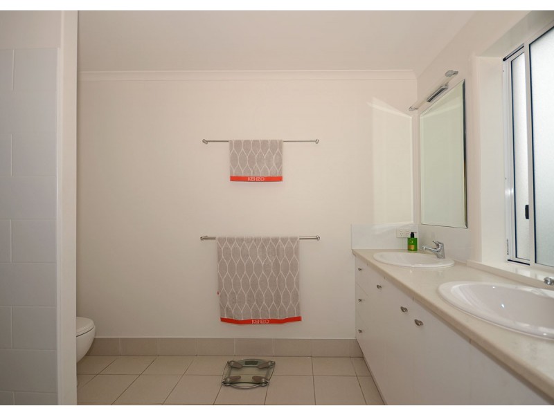 12 Daydream Court, Kawungan QLD 4655