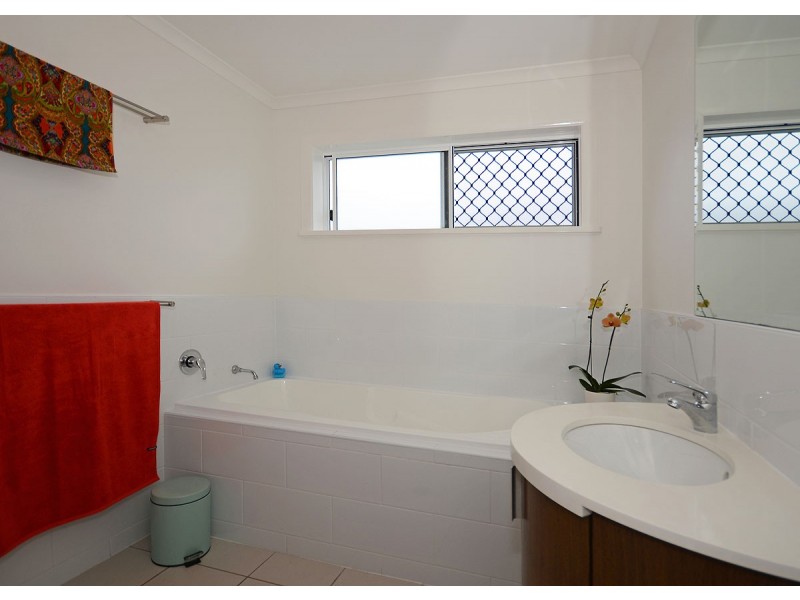 12 Daydream Court, Kawungan QLD 4655