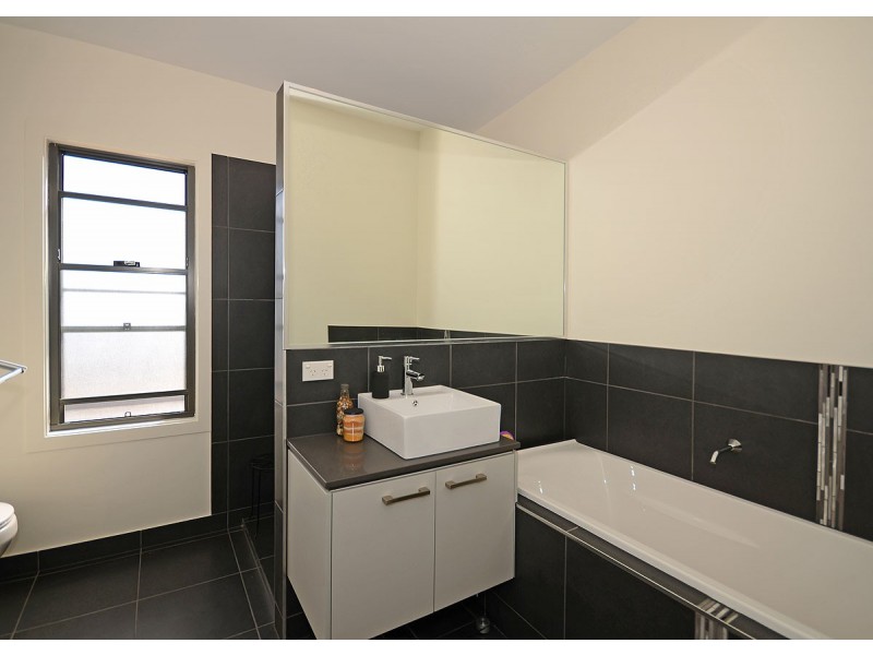 72 Ibis Boulevard, Eli Waters QLD 4655
