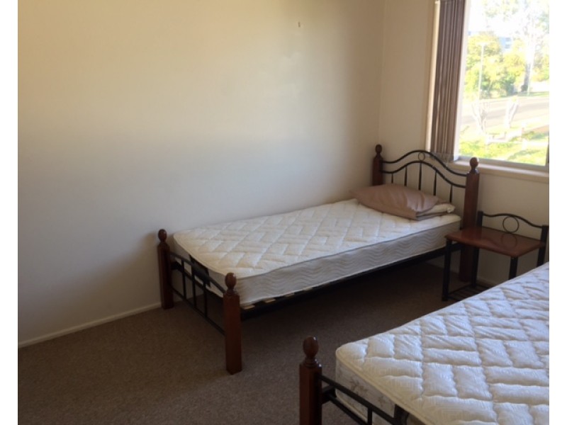1/3 King Street, Urangan QLD 4655