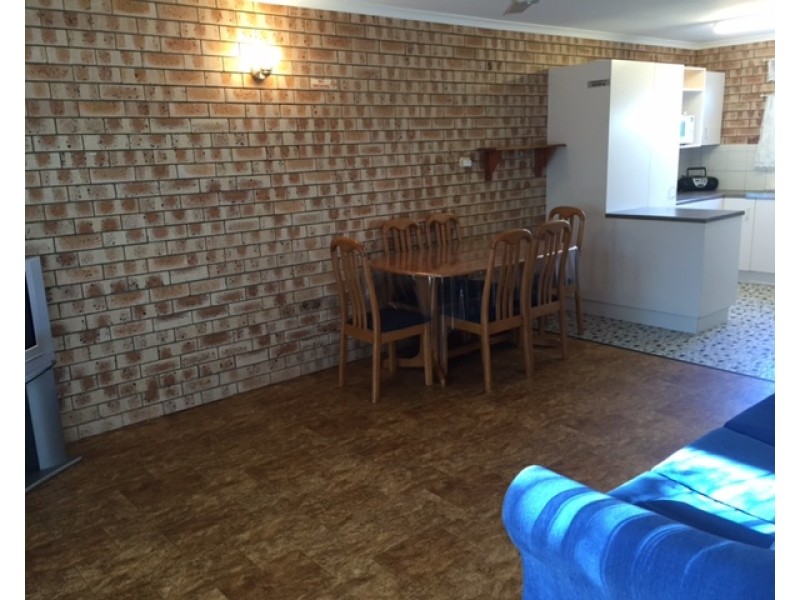 1/3 King Street, Urangan QLD 4655