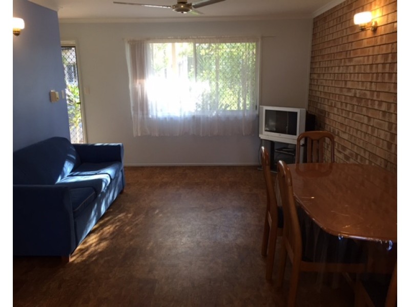1/3 King Street, Urangan QLD 4655
