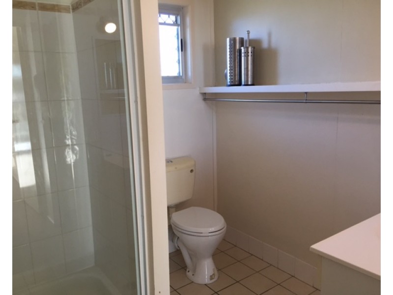 1/3 King Street, Urangan QLD 4655