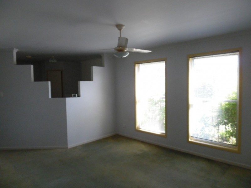 21 Jennylee Close, Urangan QLD 4655