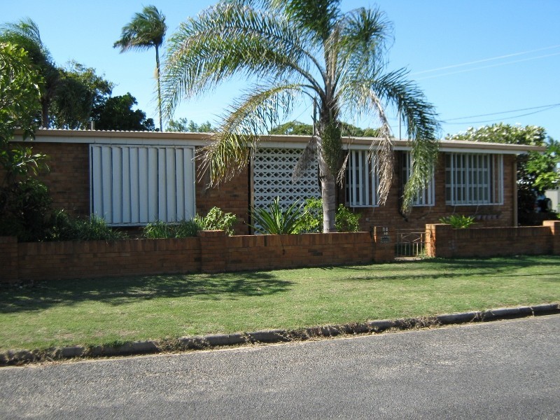 10 Robert Street, Torquay QLD 4655