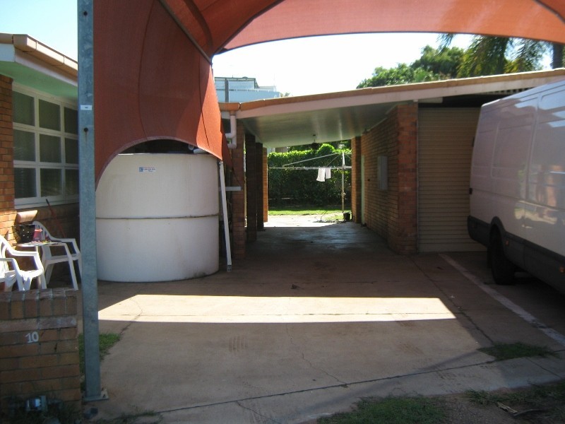 10 Robert Street, Torquay QLD 4655