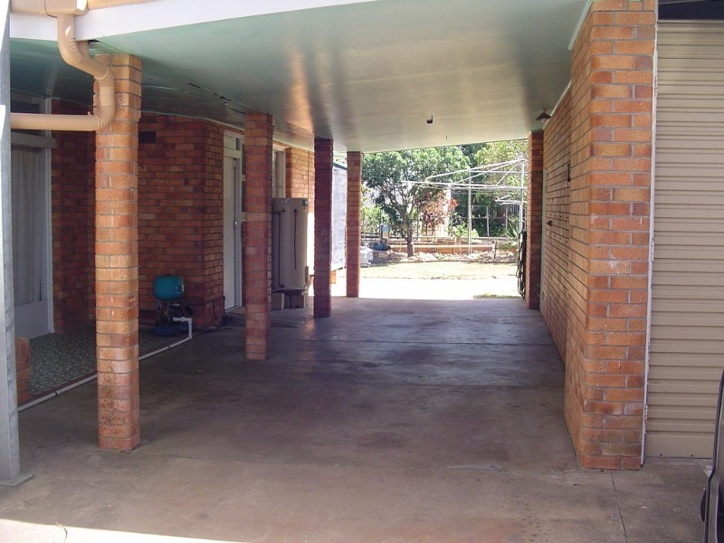 10 Robert Street, Torquay QLD 4655