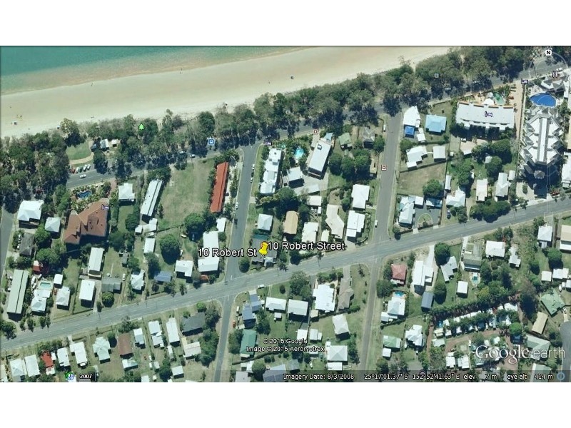 10 Robert Street, Torquay QLD 4655