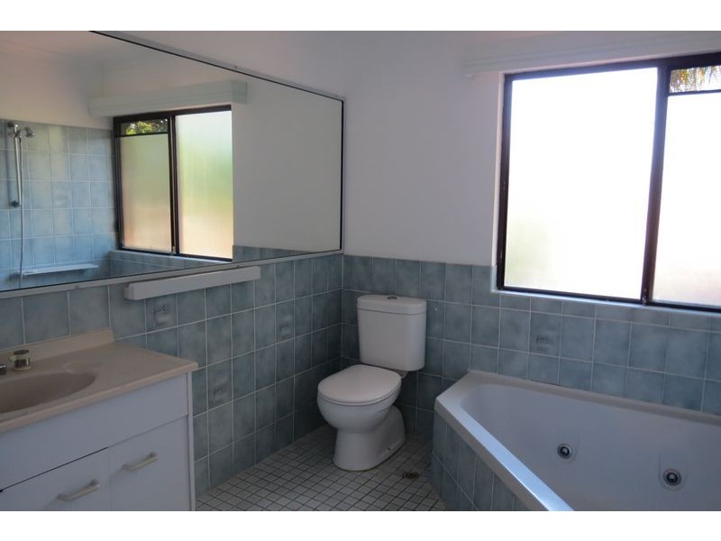 24 Prince Street, Urangan QLD 4655