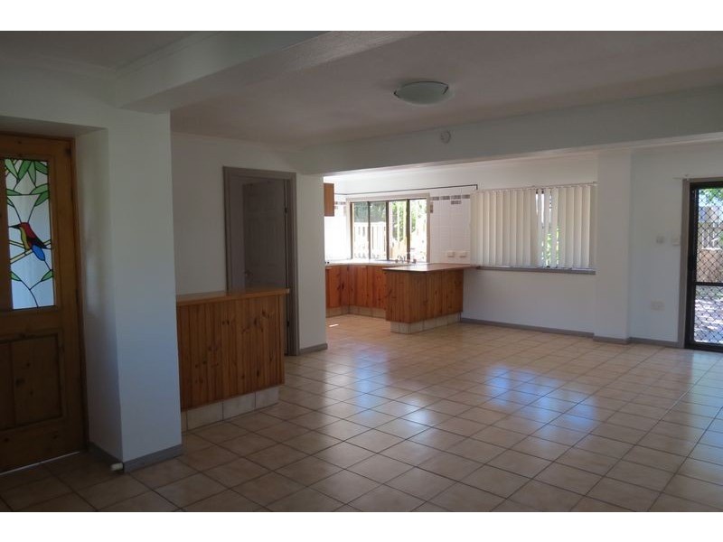 24 Prince Street, Urangan QLD 4655