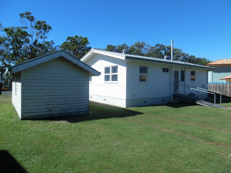 42 Esplanade, Point Vernon QLD 4655