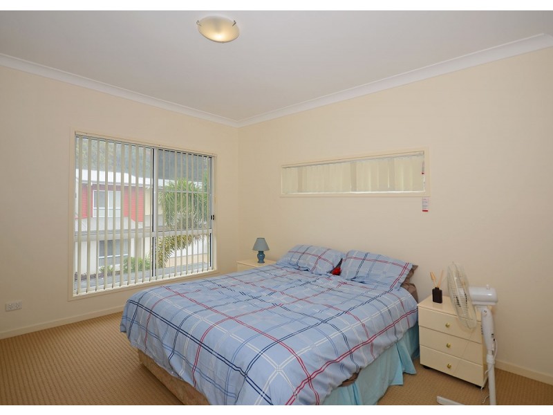 8/71 Elizabeth Street, Urangan QLD 4655