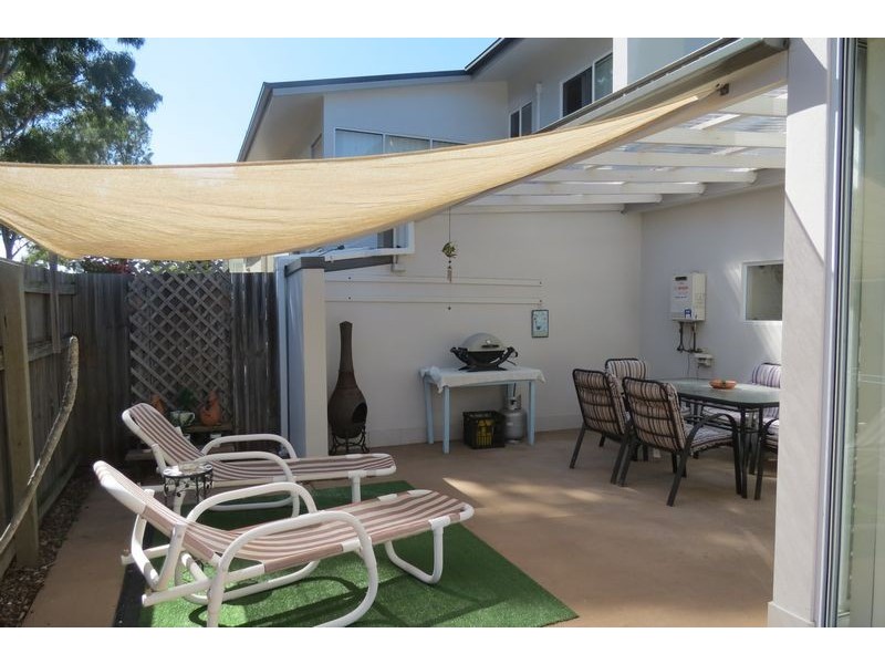 8/71 Elizabeth Street, Urangan QLD 4655