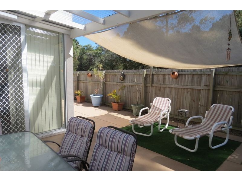 8/71 Elizabeth Street, Urangan QLD 4655