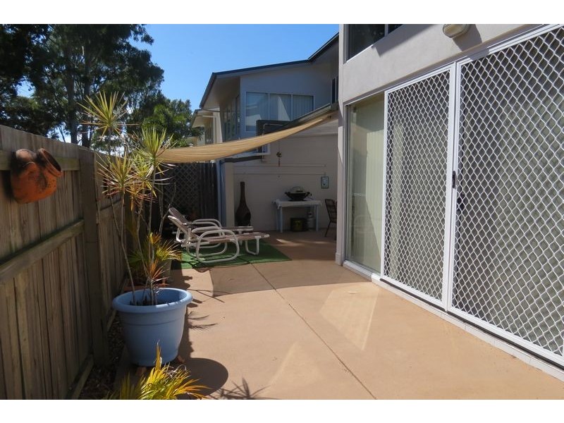 8/71 Elizabeth Street, Urangan QLD 4655