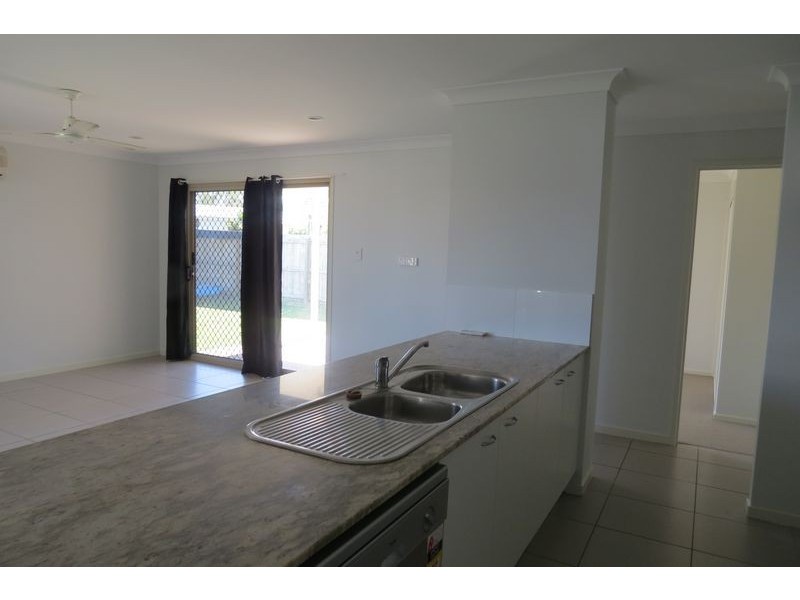 17 Northshore Avenue, Toogoom QLD 4655