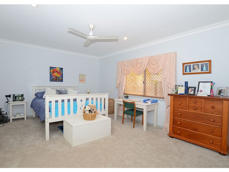 66 Honiton Street, Torquay QLD 4655