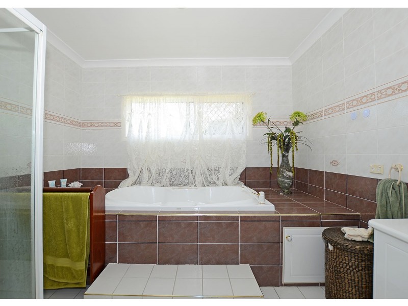 66 Honiton Street, Torquay QLD 4655