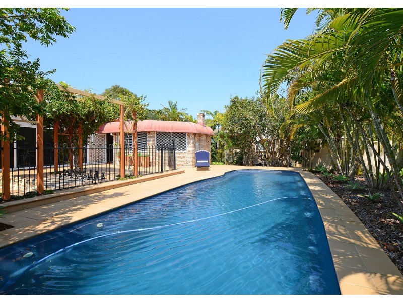 66 Honiton Street, Torquay QLD 4655