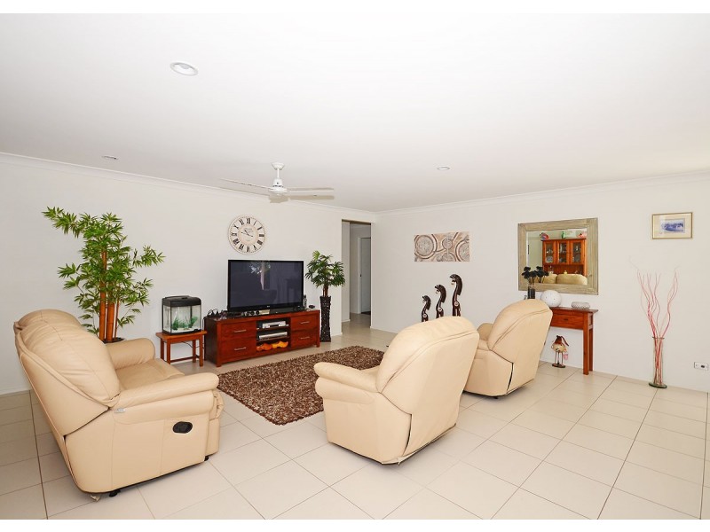 6 Mawson Court, Urraween QLD 4655