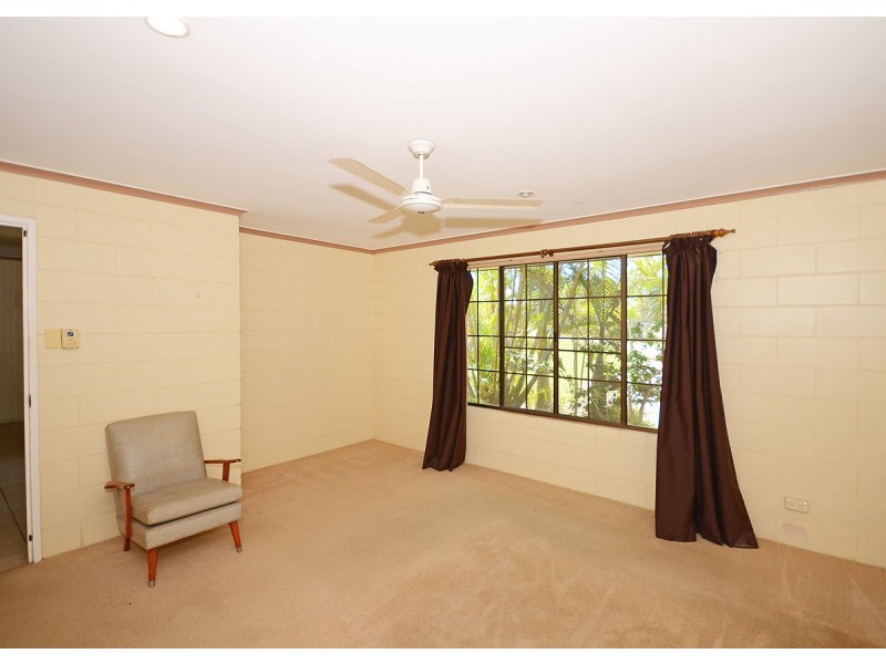 37 Ladbroke Crescent, Urangan QLD 4655